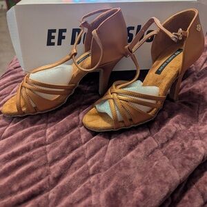 EF ladies rhythm shoes. Model 205-T.